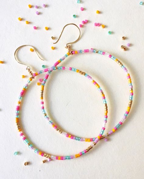 Summer Music Festivals, Vacation Accessories, Beaded Jewels, Beaded Bracelets Diy, Circle Shape, Diy Arts And Crafts, Jewelry Bags, Diy Beads, Mother Day Gifts