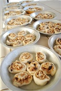 Big Batch Cinnamon Rolls, Cinnamon Rolls For A Crowd, Rolls For A Crowd, Make Cinnamon Rolls, Sweet Rolls, Cinnamon Rolls Recipe, Freezer Cooking, Sweet Breads, Brunch Ideas