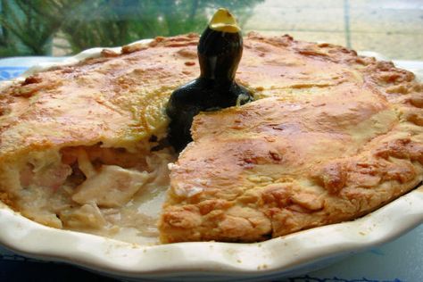 Chicken pie Sausage Roll Pastry, Potato Pasties, Blackbird Pie, Healthy Liver Diet, Leek Potato, Vegetable Gravy, Potato Pie Recipe, Leek And Potato, French Tart