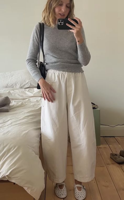 White Balloon Pants Outfit, Balloon Pants Outfit, Vintage Capsule Wardrobe, Brittany Bathgate, Pants Woman, Balloon Pants, Future Outfit, Looks Style, Spring Summer Outfits