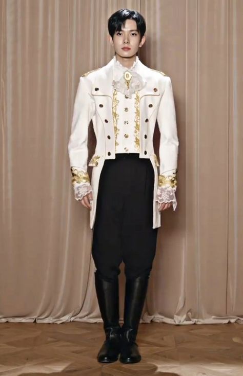 White And Gold Prince Outfit, Heeseung Prince Outfit, Victorian King Clothing, Enhypen Prince Outfit, King Outfit Royal Aesthetic, Prince Aesthetic Outfit, Prince Clothes Royal, Heeseung Border Carnival, Prince Outfits Royal