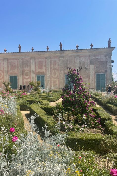 Florence gardens, top 5 most beautiful gardens in Italy, flowers, rooftop garden Boboli Gardens Aesthetic, Boboli Gardens, Gucci Garden Florence Aesthetic, Boboli Gardens Italy, Boboli Gardens Florence, Villa Borghese Gardens, Uffizi Gallery Florence Art Museum, Florence Tuscany, Uffizi Gallery