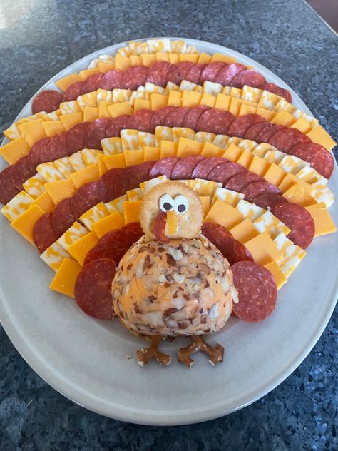 My Thanksgiving cheese turkey! Thanksgiving Cheese Plate Turkey, Turkey Cheese Board Thanksgiving, Friendsgiving Veggie Tray, Turkey Meat And Cheese Tray, Cheese Turkey Platter, Thanksgiving Turkey Cheese Platter, Thanksgiving Cheese Tray Ideas, Turkey Hors D’oeuvres, Turkey Cheese Ball Thanksgiving