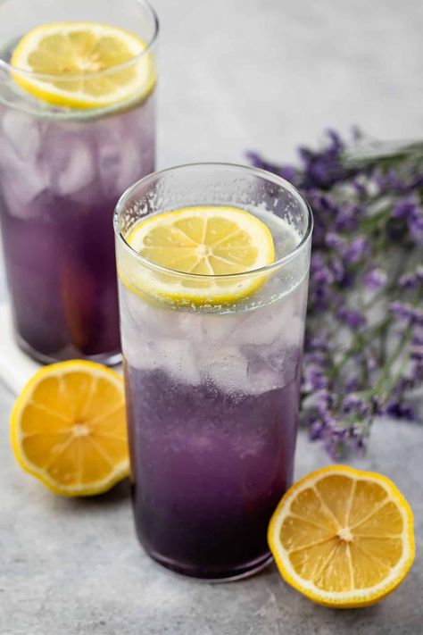 Lavender Haze Mocktail, Lavender Lemonade Cocktail, Lavender Haze Drink, Taylor Swift Inspired Drinks, Lavender Haze, Taylor Swift Food Ideas, Football Desserts, Lavender Cocktail, Birthday Party Drinks