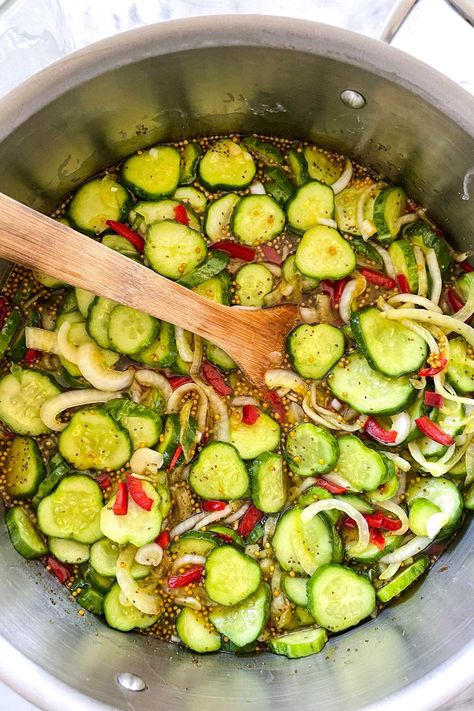 Zesty Bread And Butter Pickle Recipe, Canned Bread And Butter Pickles Recipe, Fermenting Crock Recipes, Homemade Bread And Butter Pickles Recipe, Pickles Homemade Easy, Bread And Butter Pickles Recipe, Canning Pickles Recipe, Old Fashioned Bread, Bread N Butter Pickle Recipe