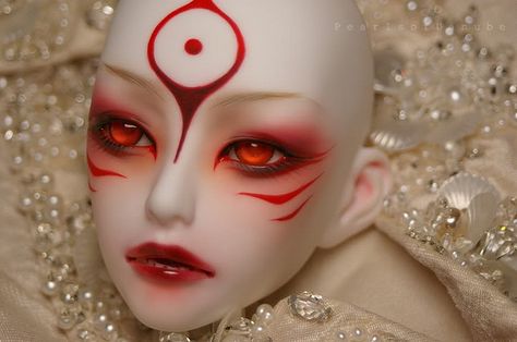 Kitsune Makeup, Kitsune Cosplay, Fox Makeup, Two Heads, Eye Makeup Art, Doll Repaint, Fantasy Makeup, Cosplay Makeup, Creative Makeup