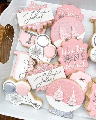 Morgan Mathis Arbuckle (@butterandbuckle) • Instagram photos and videos Winter Onederland Cookies, Onederland Cookies, Decorated Cookies Royal Icing, Onederland Cake, Winter Onederland Cake, Cookies Royal Icing, Sugar Cookie Royal Icing, Winter Cookie, Sugar Cookie Designs