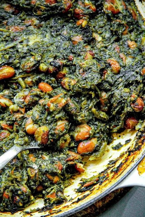 Slow Cooked Buttery Spinach and Beans - Cristina's Kitchen Spinach And Beans, Brown Beans, Cooked Spinach, Shortcrust Pastry Recipes, Baked Spinach, Summer Savory, Dry Beans, Red Kidney Bean, Creamy Spinach