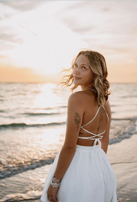 Solo Beach Photoshoot, Beach Sunset Photoshoot, Senior Photos Beach, Beach Senior Pictures, Senior Picture Ideas Beach, Senior Portraits Beach, Beach Pictures Kids, Travel Photoshoot, Music Photoshoot