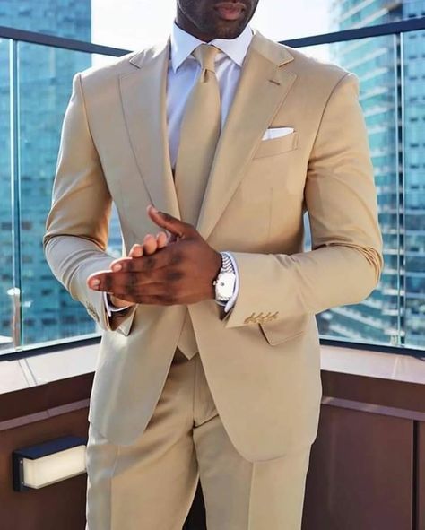 Suits Groomsmen, Groom Tuxedo Wedding, Costume Beige, Wedding Dress Suit, Groom Wedding Dress, Beige Wedding, Beige Suits, Slim Fit Tuxedo, Groom Tuxedo