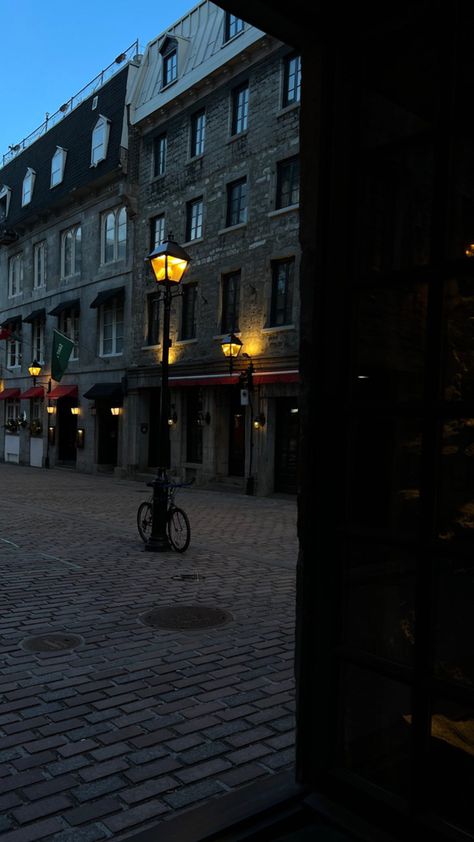 Street Dark Aesthetic, Montreal Aesthetic, Cute Places, Old Quebec City, Grad Trip, Old Quebec, Old Montreal, Character Reference, Quebec City