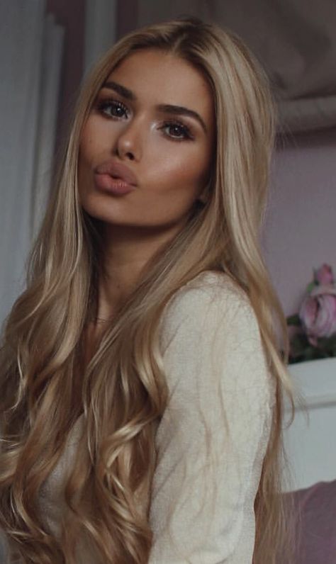 Pamela Reif Style College, Female Hair, Long Blonde, Long Blonde Hair, Dream Hair, Blonde Beauty, Beautiful Makeup, Gorgeous Hair, Beauty Face