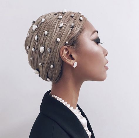 A Moment, Please, for the Most Perfect Hairstyle Spotted at the Chanel Show Sparkly Headband, Bobby Pin Hairstyles, Hair Scarf Styles, Head Scarf Styles, Pigtail Hairstyles, Big Hair, Headband Hairstyles, Scarf Hairstyles, Perfect Hair