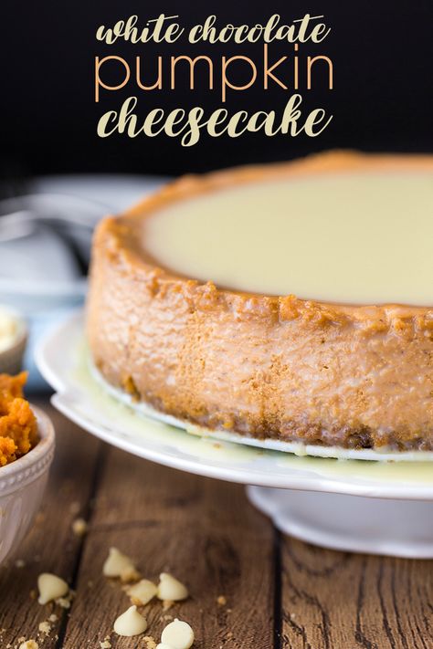 White Chocolate Pumpkin Cheesecake - Ultra smooth, creamy and perfectly rich, this cheesecake will quickly become a family favourite! Chocolate Pumpkin Cheesecake, Rich Cheesecake, Pumpkin Cheesecake Recipes, Chocolate Pumpkin, White Chocolate Cookies, Oreo Dessert, Creamy Desserts, S'mores, Pumpkin Chocolate