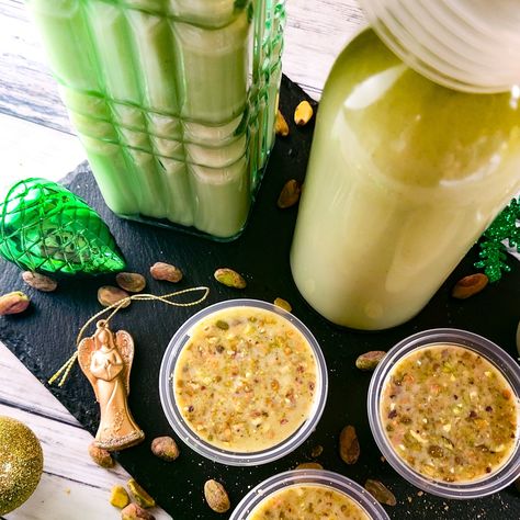 Pistachio Coquito Recipe, Pistachio Coquito, Classic Eggnog, Coquito Recipe, Wine Snacks, Puerto Rican Dishes, Mexican Appetizers, Green Food Coloring, Canned Coconut Milk