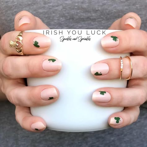 Short Green Design Nails, Irish Nails Saint Patrick, Subtle March Nails, Shamrock Nails Design Simple, Shamrock Nails St Pattys, Simple Saint Patricks Day Nails, Classy Saint Patricks Day Nails, Nails St Patricks Day Simple, Saint Patrick Nails Ideas