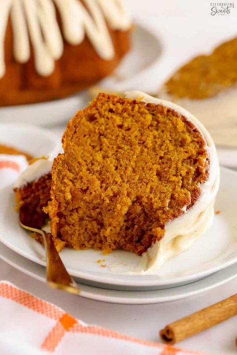 This perfect Pumpkin Bundt Cake is a crowd-pleasing dessert that is great for the holidays and the fall season. It is packed with pumpkin and warm spices and drizzled with cinnamon cream cheese icing. It's incredible! Sourdough Pumpkin, Celebrating Sweets, Pumpkin Bundt, Cinnamon Cream Cheese, Pumpkin Bundt Cake, Pumpkin Muffin Recipes, Fall Baking Recipes, Pumpkin Pudding, Pumpkin Cake Recipes