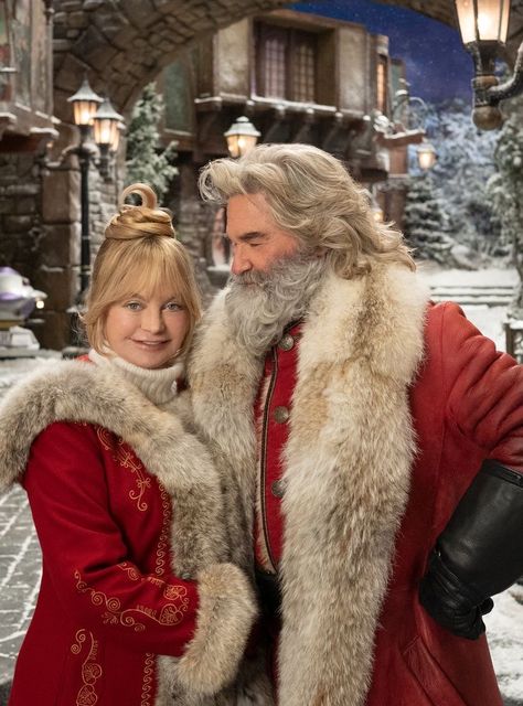 The Christmas Chronicles, Goldie Hawn Kurt Russell, Christmas Chronicles, Netflix Christmas Movies, David Burtka, Santa Claus Pictures, Film Netflix, Best Christmas Movies, Portia De Rossi