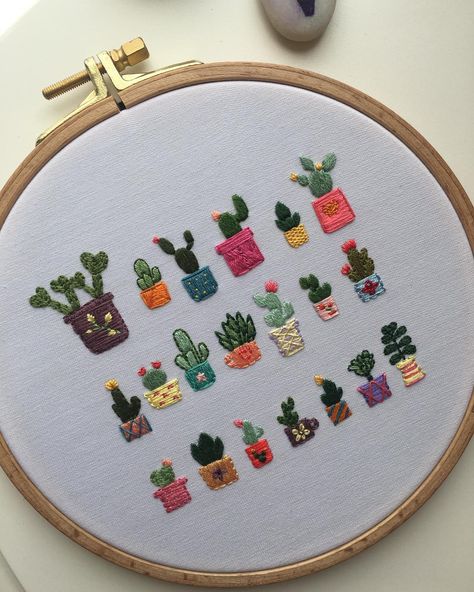 Embroidery Icons, Free Embroidery Patterns Machine, Bird Embroidery Pattern, Rose Embroidery Pattern, Cactus Embroidery, Hand Embroidery Patterns Free, Pola Bordir, Haine Diy, Floral Embroidery Patterns