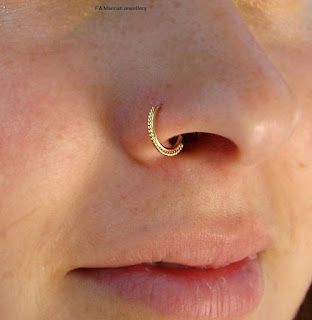 FA Mannan Jewellery Collection : Ireland Gold Jewellery Fashion Nose Ring. Cute Nose Rings, Nose Ring Gold, Unique Nose Rings, Better Quotes, Cute Nose Piercings, Nostril Ring, Gold Nose Ring, Nose Piercing Hoop, Nose Pins