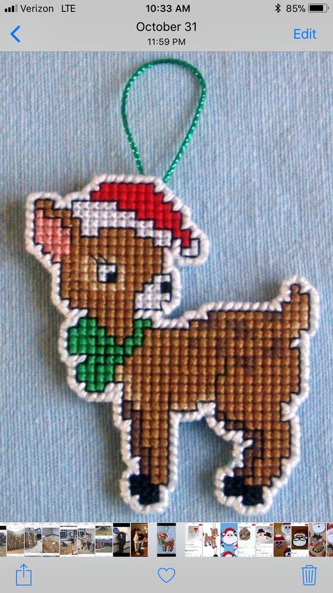 Cross Stitch Christmas Patterns, Plastic Canvas Christmas Ornaments, Cross Stitch Embroidery Designs, Kitten Cross Stitch, Cross Stitch Magazines, Plastic Canvas Stitches, Plastic Canvas Ornaments, Cute Deer, Holiday Cross Stitch