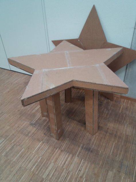 Star Shaped Furniture, Things To Make For Room Decor, Small Diy Decor, Tv Head Cardboard, How To Make A Cardboard Cutout, Cardboard Inventions, Diy Cardboard Room Decor, Cardboard Box Crafts Decor, Diy Cardboard Decorations