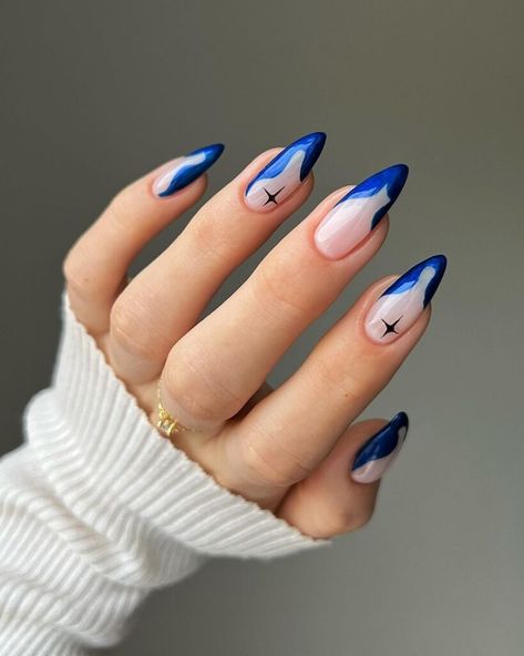 Holiday Nails 2023: 15 Nail Designs We Love - Lux & Concord Uñas Aesthetic, Dark Blue Nails, December Nails, Baby Blue Nails, Easy Nails, Smink Inspiration, Blue Nail Art, Blue Nail Designs, Winter Nail Designs