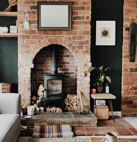 These are the 10 most popular home decor trends on Instagram Wood Burning Stoves Living Room, Log Burner Living Room, Popular Home Decor, Cottage Fireplace, Wood Stove Fireplace, Cottage Living Rooms, Home Fireplace, Cottage Living, Decor Trends