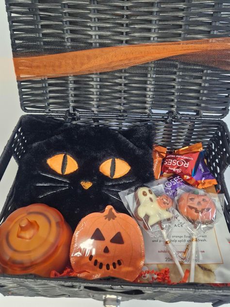 Halloween Baskets, Birthday Hampers, Pumpkin Gift, Treat Gift, Fall Birthday, Spa Kit, Gifts For Your Girlfriend, Halloween Boo, Gift Item