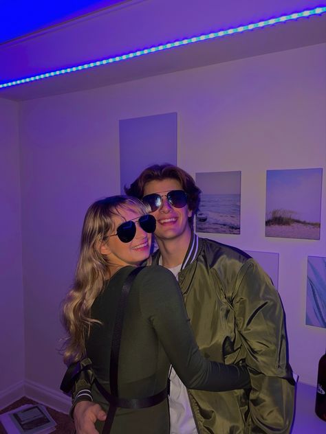 Topgun Couples Halloween Costume, Hallo Costumes, Halloween 23, Couple Costumes, Duo Halloween Costumes, Diy Tops, Halloween Cute, Costume Diy, Costumes Ideas