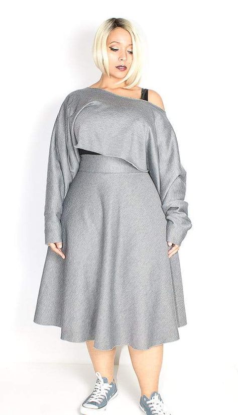 Plus size designer- A Conversation Piece by S. Benson Tops For Long Skirts, Fleece Clothes, Crop Top Plus Size, Sweatshirt Crop Top, Learn Fashion, Plus Size Crop Tops, Plus Size Tips, Plus Size Sweatshirt, Curvy Style