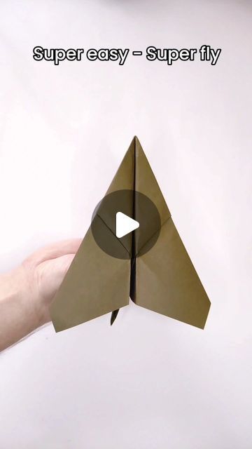 "Origami library" on YouTube on Instagram: "Easy Paper plane 🛩️🛩️ . . . #paperplane #paperplanes #plane #planes #airplane #airplanes #origamiplane #origamiplanes #paperairplane #origamitutorial #papertutorial #papercrafts #origamilibrary #floweroftheday" Airplane Origami Paper Plane, Origami Paper Airplane, Origami Plane Easy, How To Make A Paper Airplane, Airplane Paper Craft, Paper Airplanes How To Make, Airplane Origami, Origami Paper Plane, Origami Plane