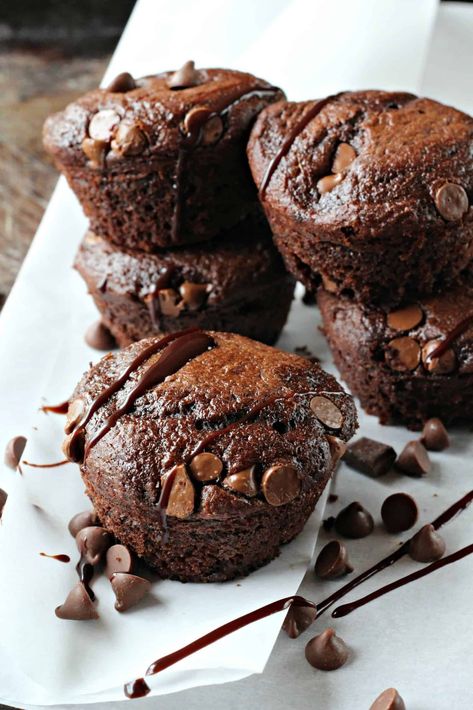 Nesquik Muffins - Delicious Made Easy Chocolate Protein Muffins, Healthy Chocolate Muffins, Chocolate Pumpkin Bread, Chocolate Greek Yogurt, Zucchini Chocolate Chip Muffins, Greek Yogurt Muffins, Quinoa Muffins, Chocolate Zucchini Muffins, Yogurt Muffins