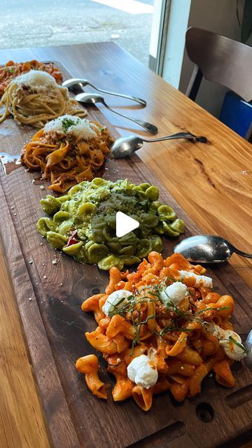 SABREENA | Seattle Food & Travel on Instagram: "MUST TRY PASTA FLIGHT IN SEATTLE🍝  @eatmessina is a modern Italian spot in Seattle that is known for their pasta flights.  I’m a huge fan of pasta so when I heard that Messina had a pasta flight, I had to check it out. Let me tell you, this pasta flight was so good and worth the hype!   My favorite pastas from the flight were the pappardelle bolognese and orecchiette pomodoro. If you can’t pick one pasta and want to try a few, then the pasta flight is the thing to get.   Don’t miss out on their eggplant caponata starter as well.   Thanks @eatmessina for having me!   #italianfood #seattle #pastaflight #pastaboard #pasta #seattleeats #seattlefoodie #food #seattlerestaurantscene #messina" Food Flight Ideas, Pasta Flight, Pasta Starters, Pappardelle Bolognese, Eggplant Caponata, Seattle Food, Seattle Restaurants, Food Post, Post Facebook