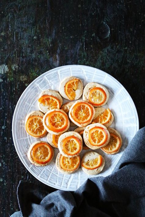 Easy holiday shortbread cookies flavored with Chinese Five-Spice Powder, and topped with Candied Clementines. Triple Chocolate Chip Cookies, 5 Spice, Wonderland Christmas, Five Spice, Cookie Flavors, Shortbread Cookies, Cookies Recipes Chocolate Chip, Cookie Monster, Beautiful Food