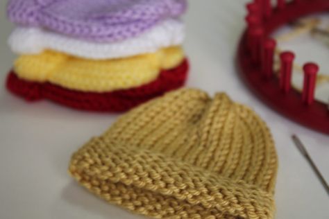 Knit Newborn Hat, Loom Knitting Patterns Free, Loom Knitting Patterns Hat, Baby Hats Knitting Free, Knit Loom, Round Loom Knitting, Circle Loom, Newborn Knit Hat, Loom Hats