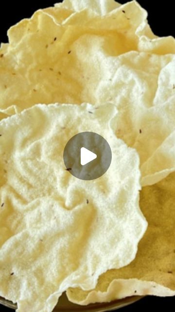 Rice Papad Recipe Indian, Papad Recipe Indian, Rice Flour Recipes, Indian Rice Recipes, Kuchu Designs, Easy Baby Food Recipes, Snack Shack, Easy Coffee Recipes, Indian Cooking Recipes