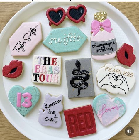 Eras Tour Cookies Decorated, Taylor Swift Christmas Cookies, Taylor Swift Sugar Cookies Decorated, Taylor Swift Themed Cookies, Taylor Swift Eras Cookies, Taylor Swift Desserts, Taylor Swift Dessert, Taylor Swift Birthday Cookies, Swiftie Cookies