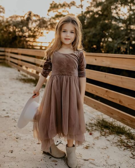 A dreamy Fall drop is coming this week with old favorites and new! Xmas Fits, Family Fall Photoshoot, Boho Dress Fall, Winter Wedding Outfits, Sister Photos, Holiday 2022, Indie Girl, 2022 Style, Belt Jewelry