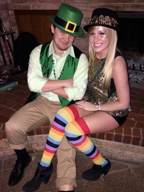 leprechaun found his pot of gold at the end of the rainbow- easy DIY halloween couples costume! Leprechaun Couple Costume, Pot Of Gold Halloween Costume, Leprechaun Diy Costume, Leprechaun Halloween Costume, Leprechaun Costume Women, Pot Of Gold Costume, Irish Halloween Costume, Mom And Dad Costumes, Diy Halloween Couples