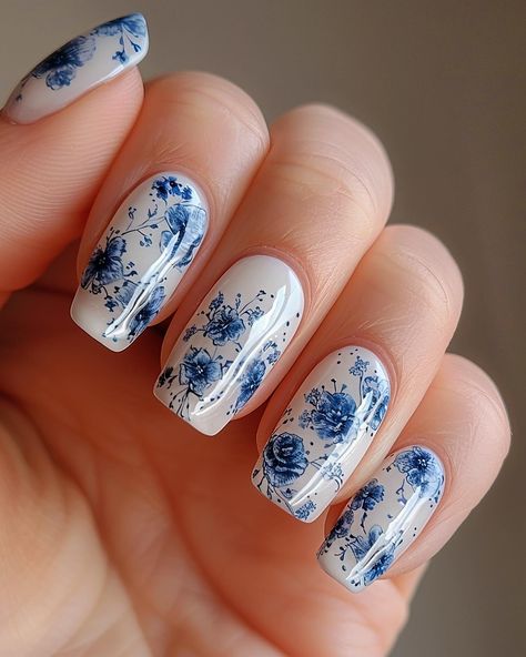 Porcelain Nail Art, Chinese Nails Designs, Blue Floral Nails, Xiaohongshu Nails, Nails Douyin, Beachy Nail Designs, Chinese Nails, Douyin Nails, Daisy Acrylic Nails