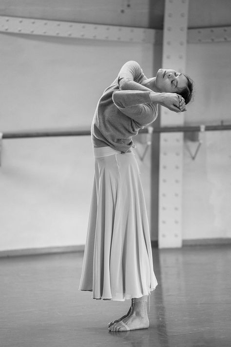 Contemporary Dance Photography Poses, Orpheus And Eurydice, Pina Bausch, Ballet Dance Photography, Ballet Images, Opera Ballet, Ballerina Project, Paris Opera Ballet, Dance Photography Poses