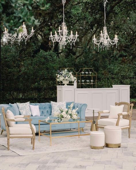 A timeless blue and white wedding 🤍 | Instagram Soft Seating Wedding, Wedding Lounge Seating, Seating Wedding, Blue And White Wedding, Blue Lounge, Wedding Instagram, Wedding Lounge, Garden Party Wedding, Brunch Wedding