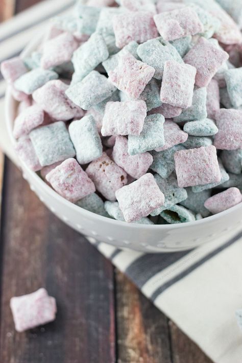 Puppy Chow Crispix Recipe, Puppy Chow Mix, Puppy Chow Snack, Chex Mix Recipes Original, Puppy Chow Chex Mix Recipe, Chex Mix Puppy Chow, Muddy Buddies Recipe, Puppy Chow Recipes, Chex Mix Recipes