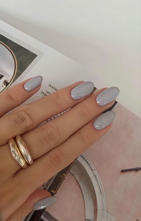 Grey Nails For Fall, Grey Nails Fall, Fall Nail Inspo Short Almond, Neutral Grey Nails, Sns Nails With Design, Fall Nails Grey, Grey Nails Short, Gel Nails Grey, Grey Almond Nails