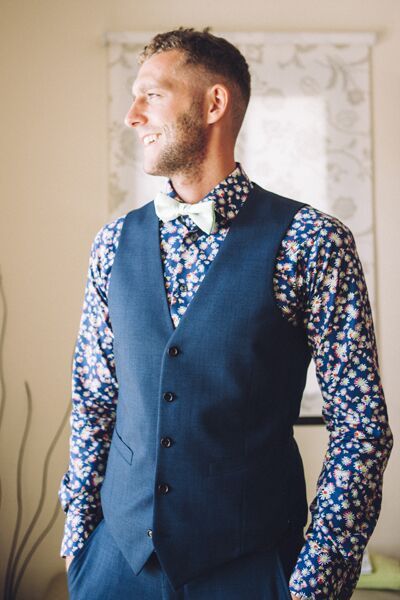 Shirt With Vest, Pre Wedding Photoshoot Outfit, Floral Vests, Mens Fashion Blazer, Greek Wedding, Floral Shirt Dress, Royal Air Force, Pre Wedding Photoshoot, Photoshoot Outfits