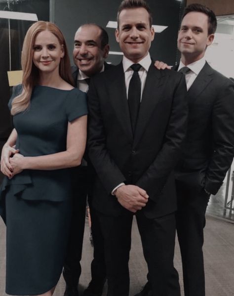 Gabriel Macht And Sarah Rafferty, Suits Peaky Blinders, Pearson Specter Litt, Suits Cast, Rick Hoffman, Suits Tv Series, Suits Tv Show, Law Aesthetic, Patrick J Adams