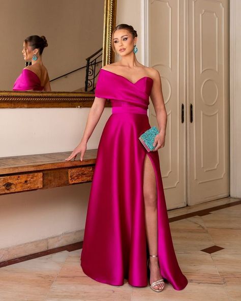 Teal Bridesmaid Dresses, Evening Dress Patterns, Satin Formal Dress, Gala Outfit, Modest Dresses Casual, Satin Evening Dresses, Evening Dress Floor Length, Pretty Prom Dresses, Formal Dresses For Weddings