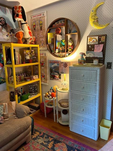 Organized Maximalist, Maximalist Room Decor, 70’s House, Maximalist Room, Apartment Things, Room Things, Colorful House, Future Space, Cozy Spaces