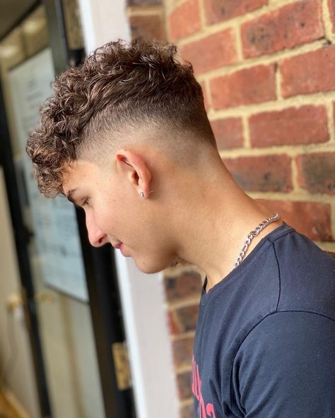 Curly Burst Fade Mohawk, Curly Top Fade Boys, Haircut For Curly Hair Boys, Burst Fade Mohawk Curly Hair, Fohawk Haircut, Short Hair Mohawk, Boys Curly Haircuts, Curly Hair Fringe, Taper Fade Curly Hair